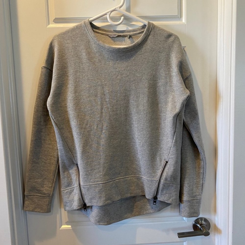 Athleta pullover sweatshirt in size XXS with side zippers